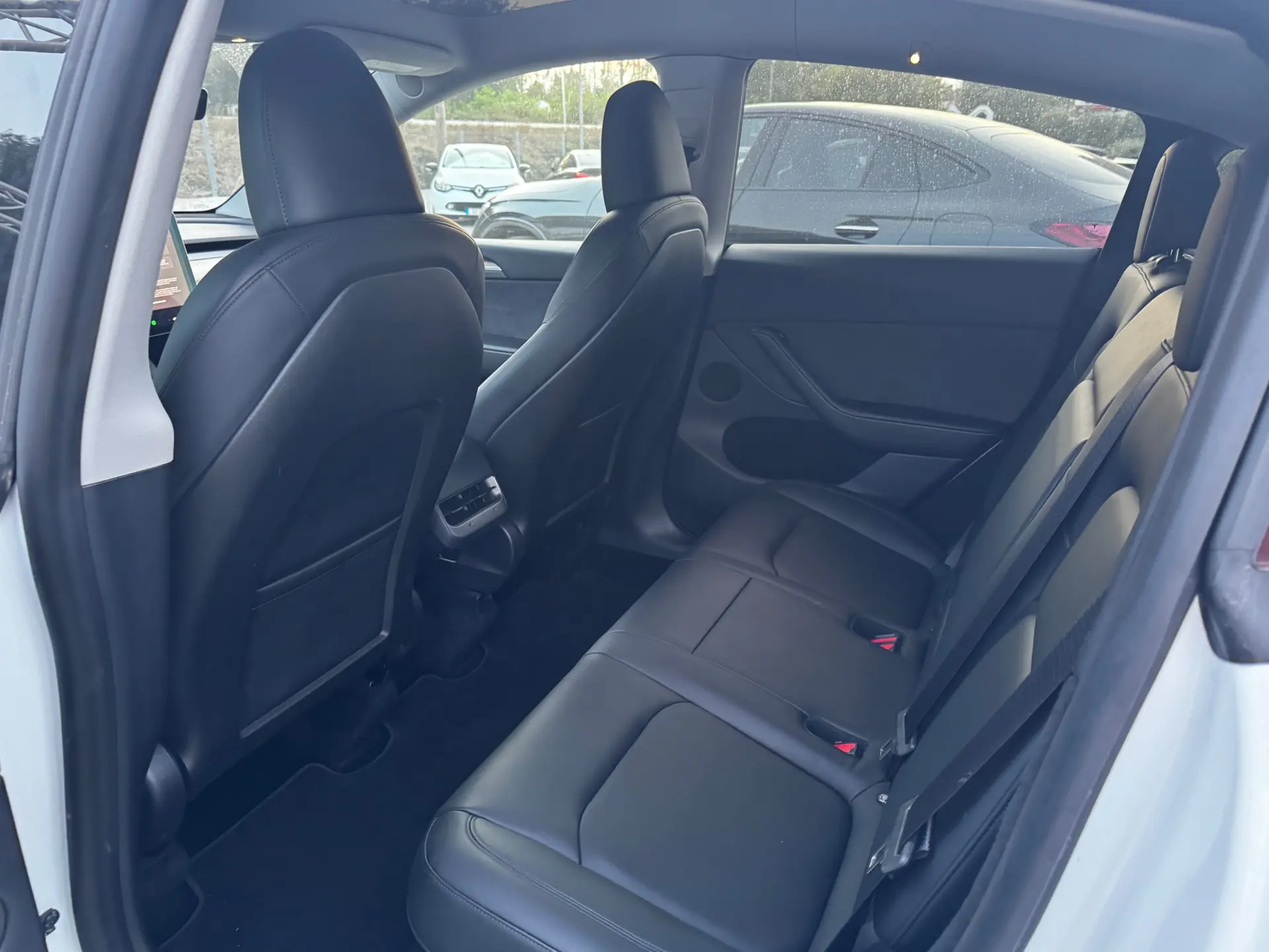 Tesla Model Y Long Range Dual Motor AWD 18