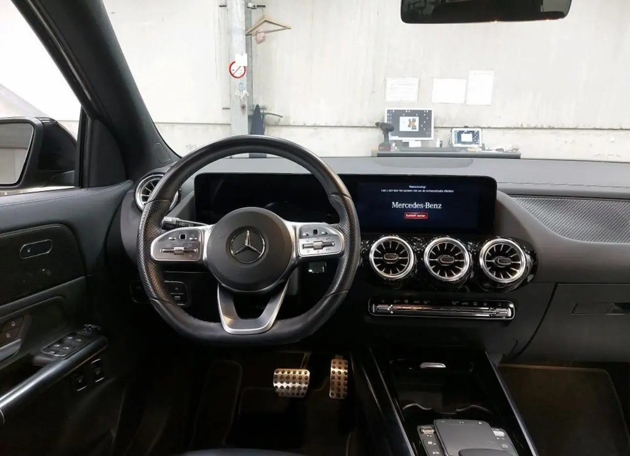 Mercedes-Benz GLA 250 e 8G-DCT AMG Line 5