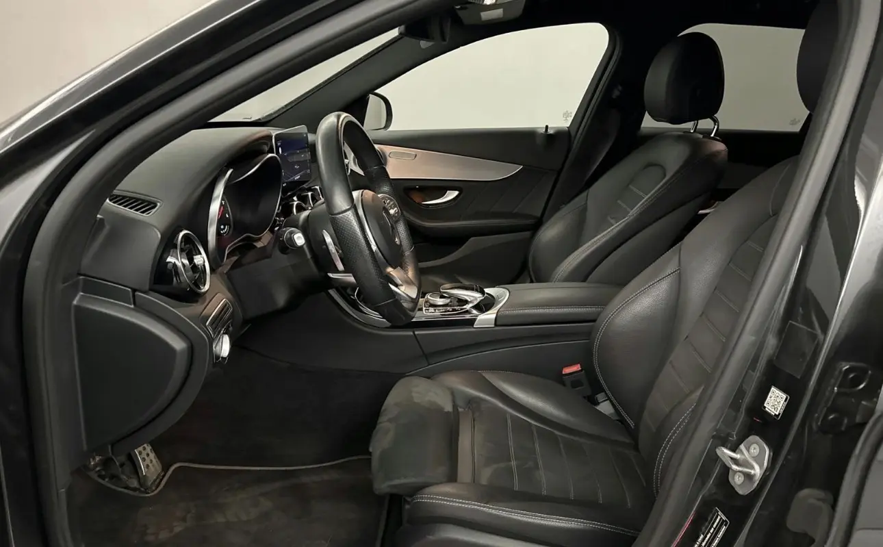 Mercedes-Benz C 300 de AMG Line 4