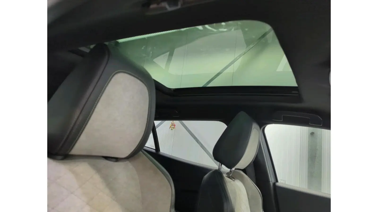 Mercedes-Benz GLA 250 e AMG Line 32