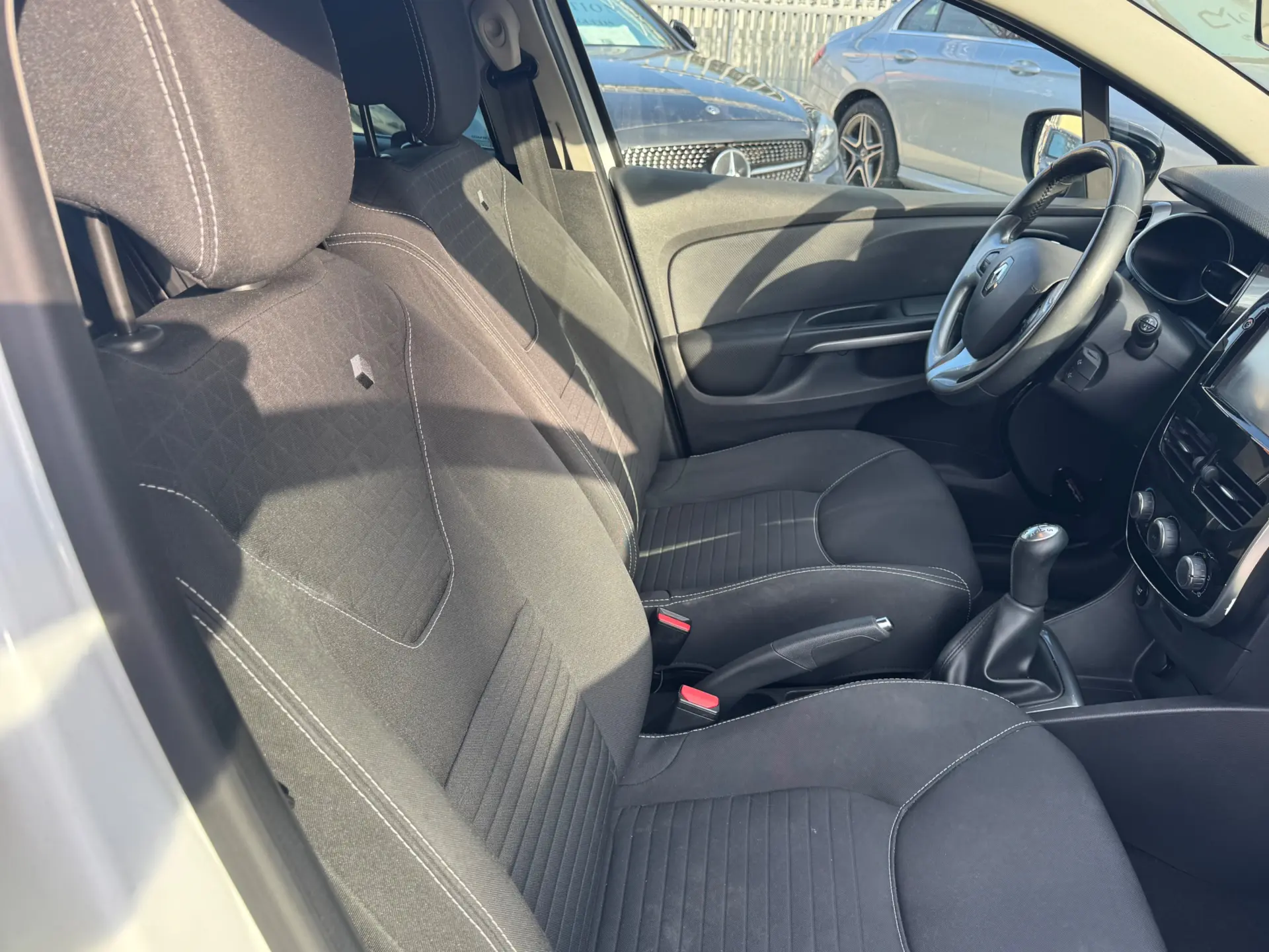 Renault Clio 0.9 TCe Limited Edition 12