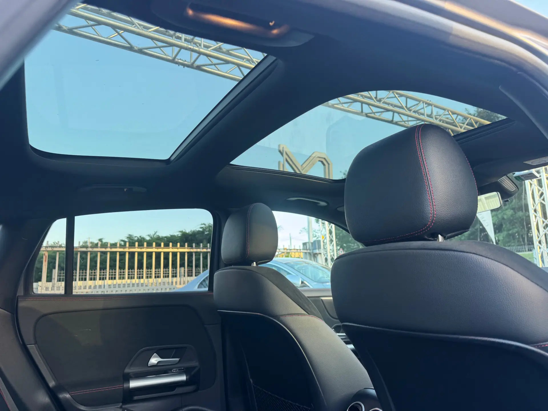 Mercedes-Benz GLA 250 e AMG Line 14