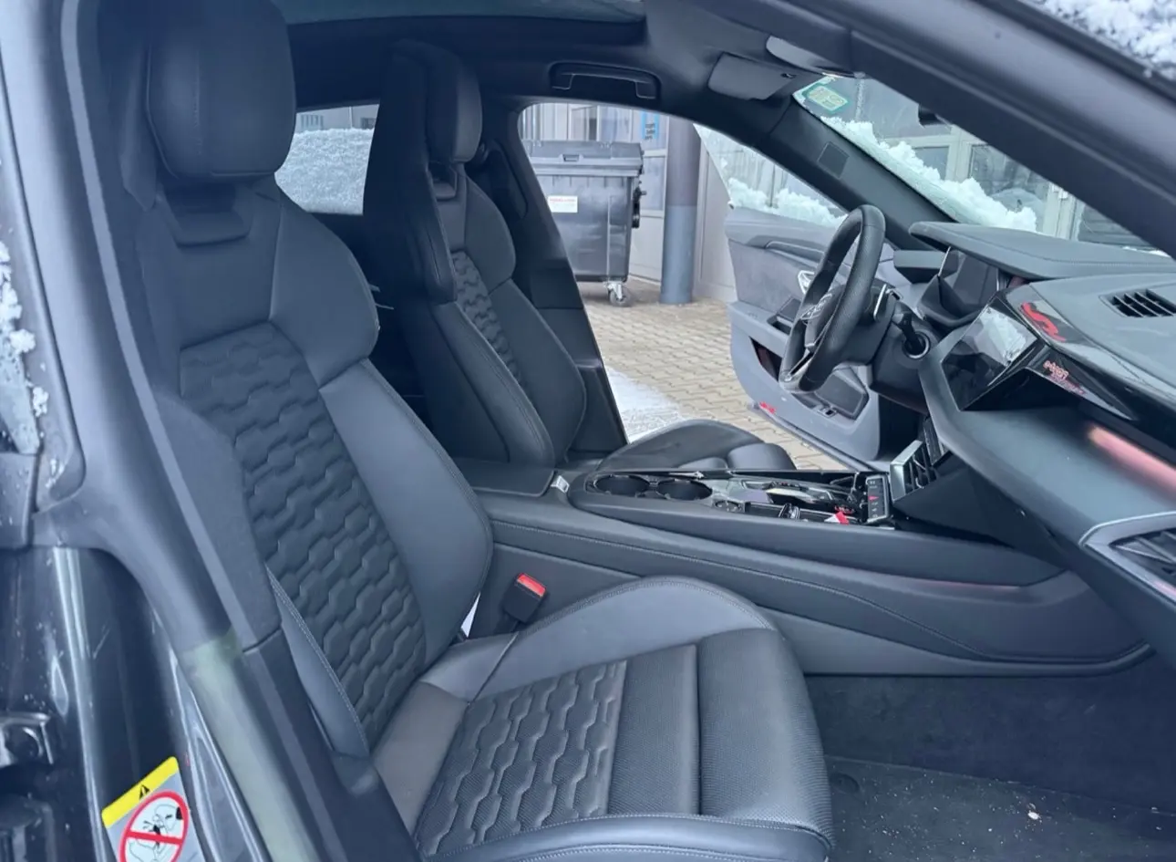 Audi e-tron GT quattro 12