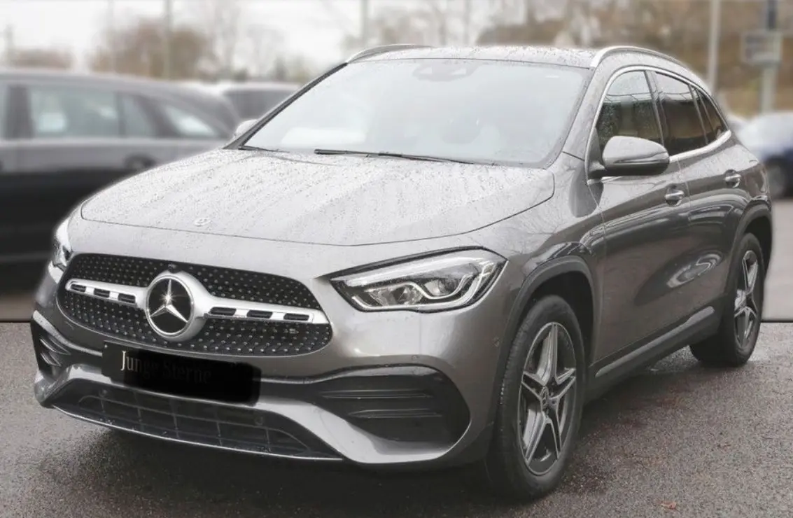 Mercedes-Benz GLA 250 e AMG Line 1