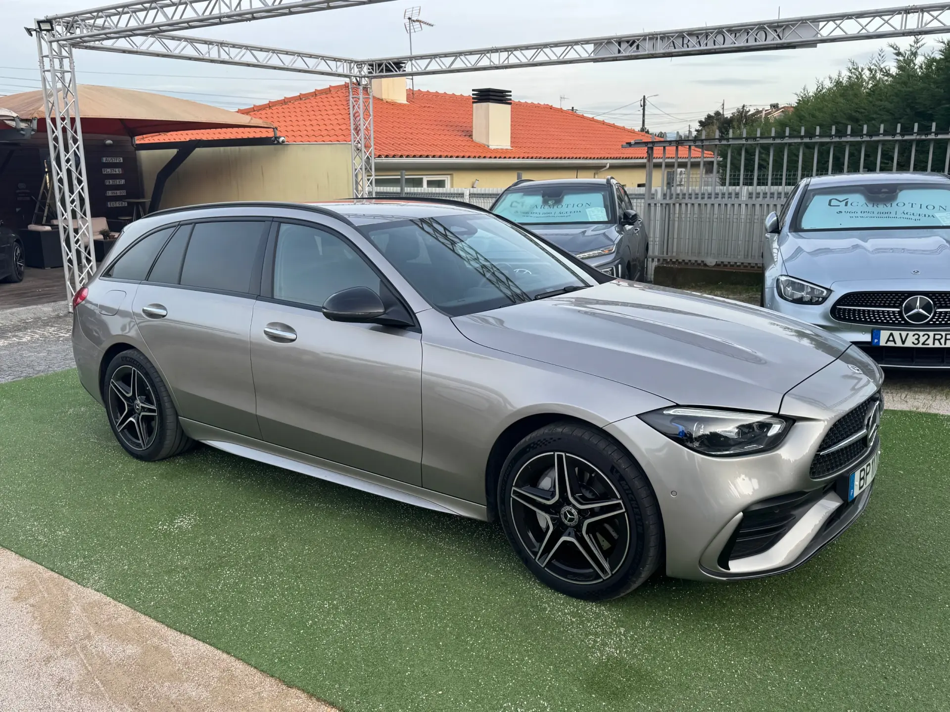 Mercedes-Benz C 300 e AMG Line 12