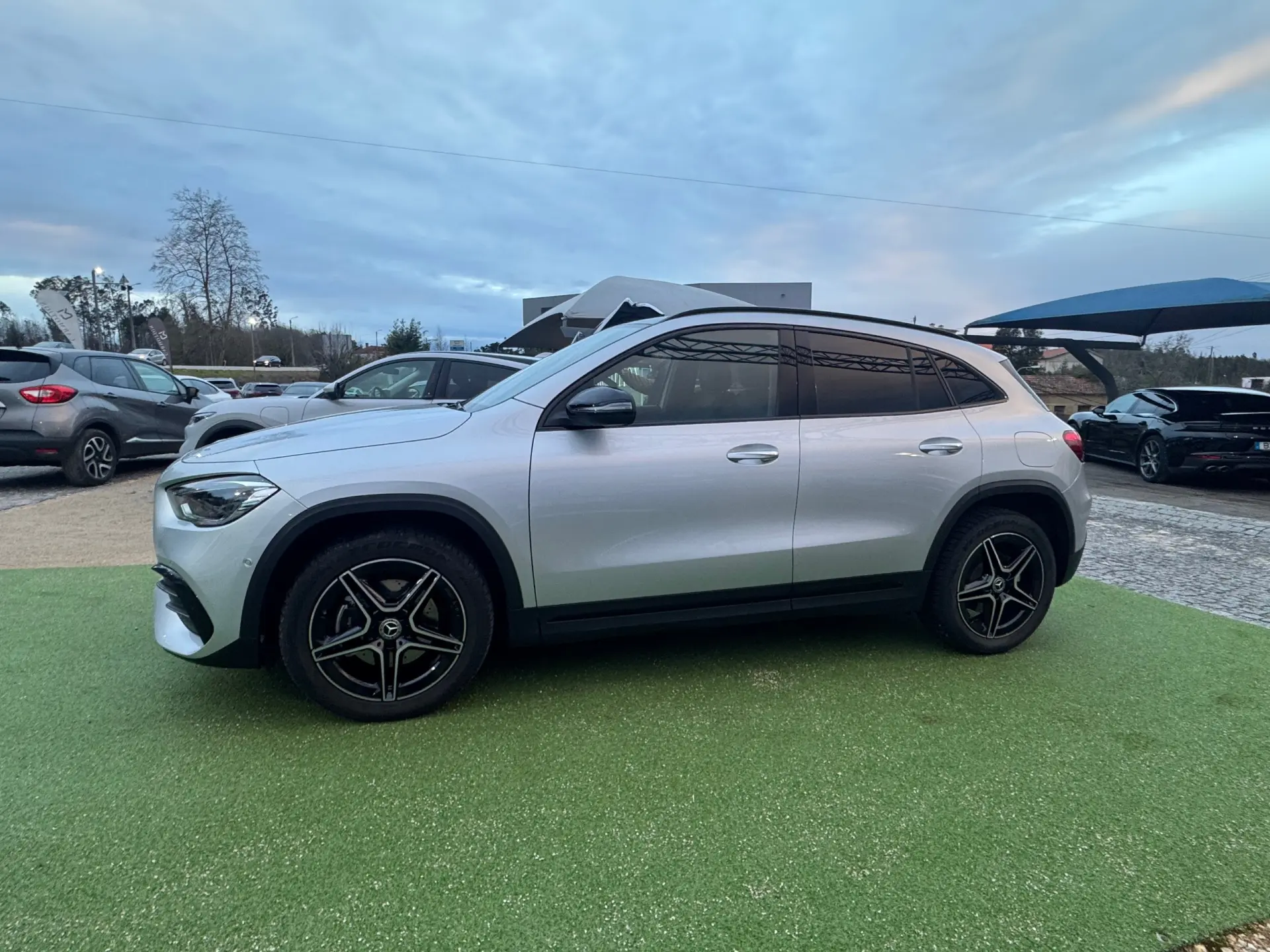 Mercedes-Benz GLA 250 e 8G-DCT AMG Line 4
