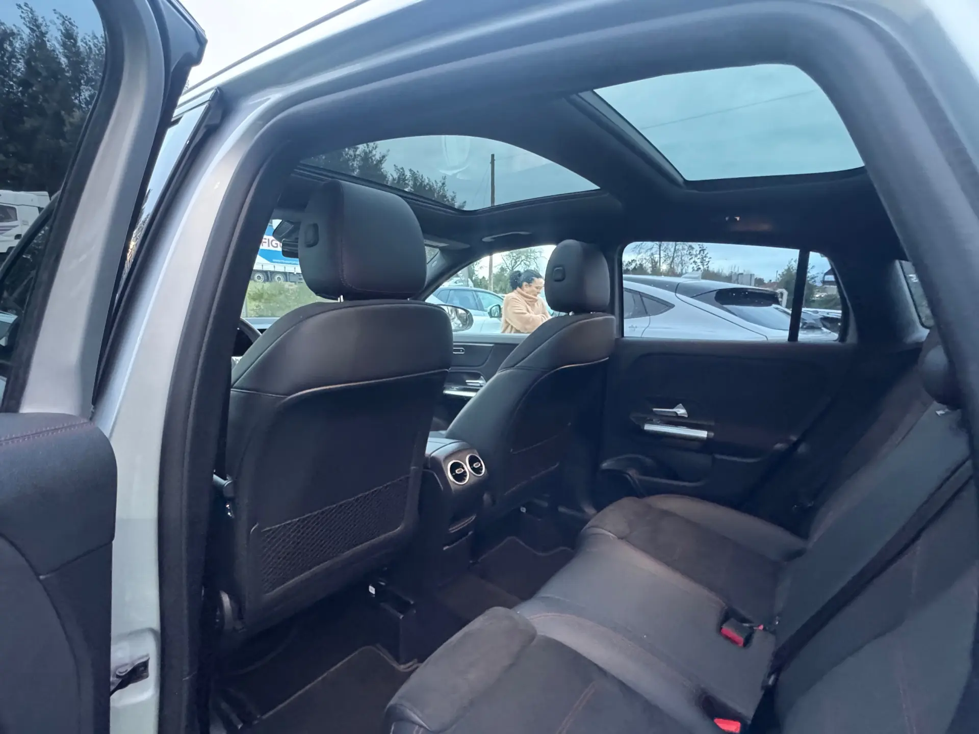 Mercedes-Benz GLA 250 e 8G-DCT AMG Line 13