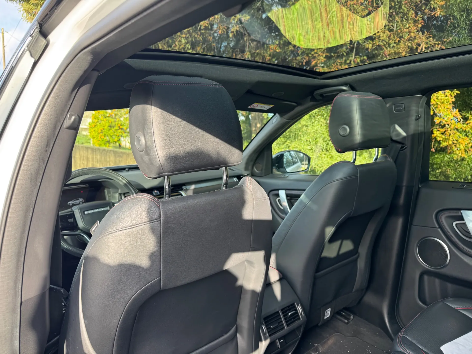 Land Rover Discovery Sport 2.0 D165 R-Dynamic S 34