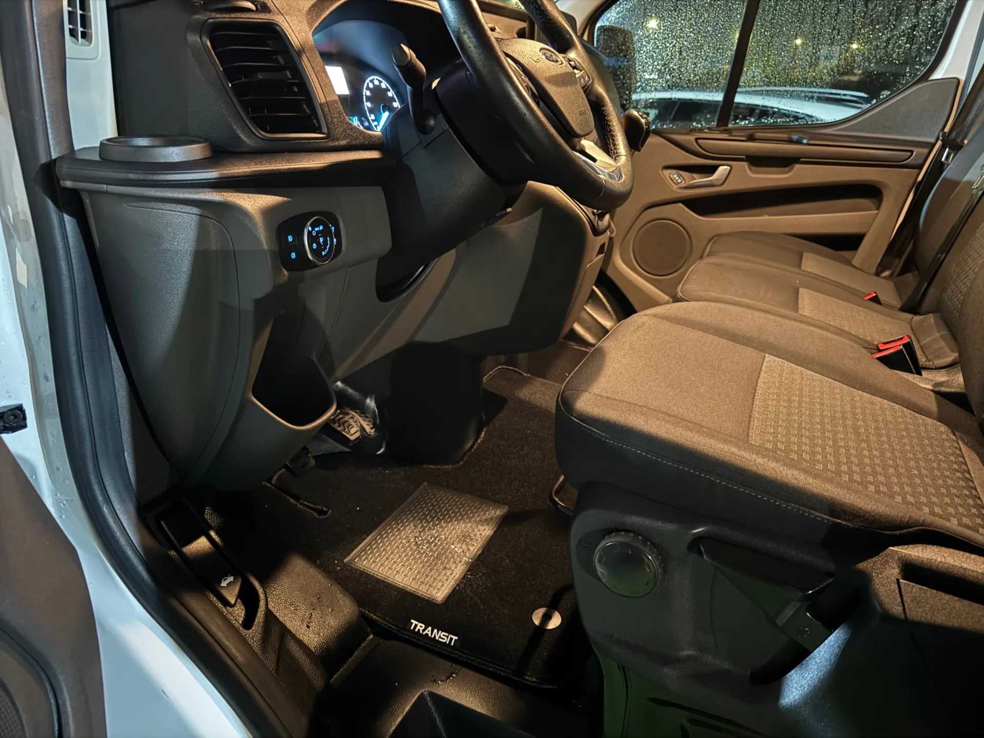 Ford Transit Custom 320L1 2.0 H1-T.B.Ambiente 31