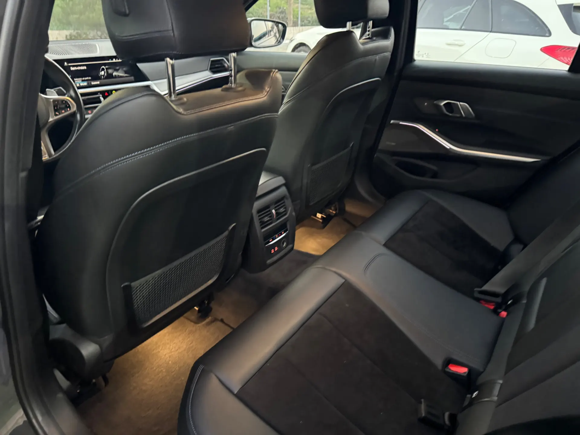 BMW 330 e Pack M Auto 18