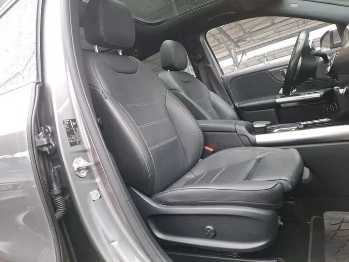 Mercedes-Benz GLA 250 e AMG Line 7