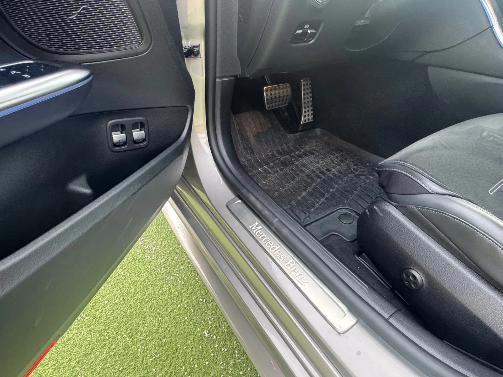 Mercedes-Benz C 300 e AMG Line 25