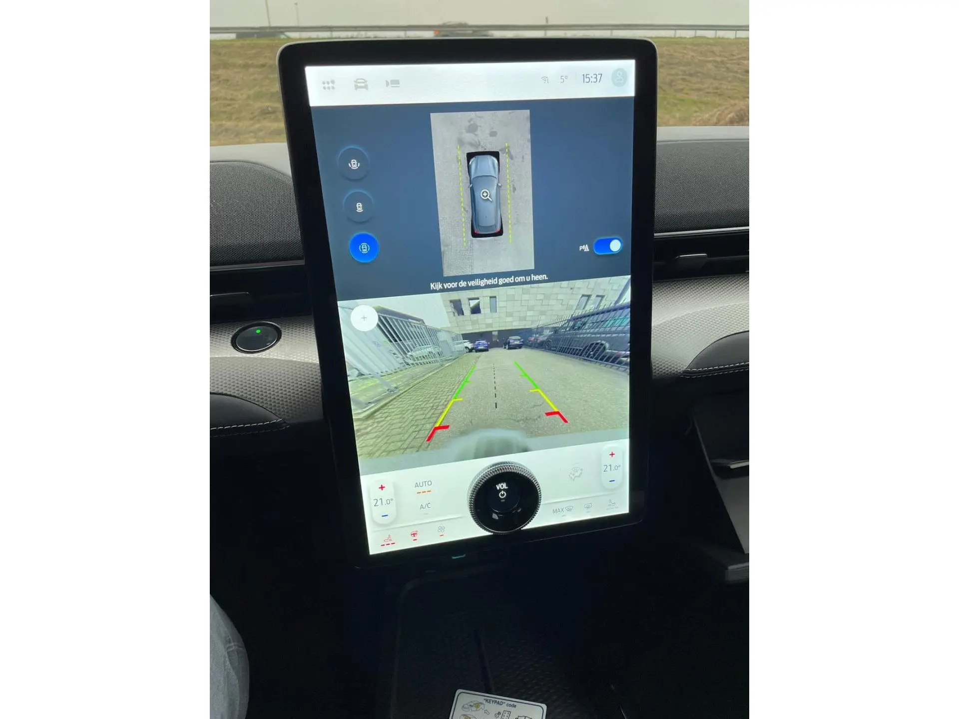 Ford Mustang Mach-E 75.7 kWh Base 4