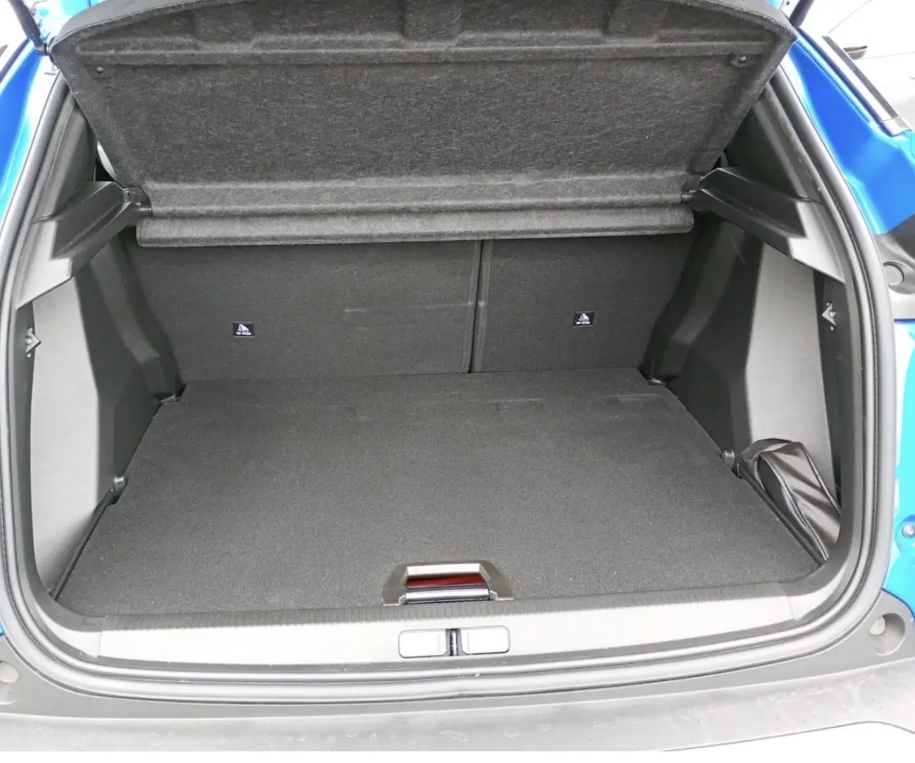 Peugeot e-2008 54 kWh GT 13