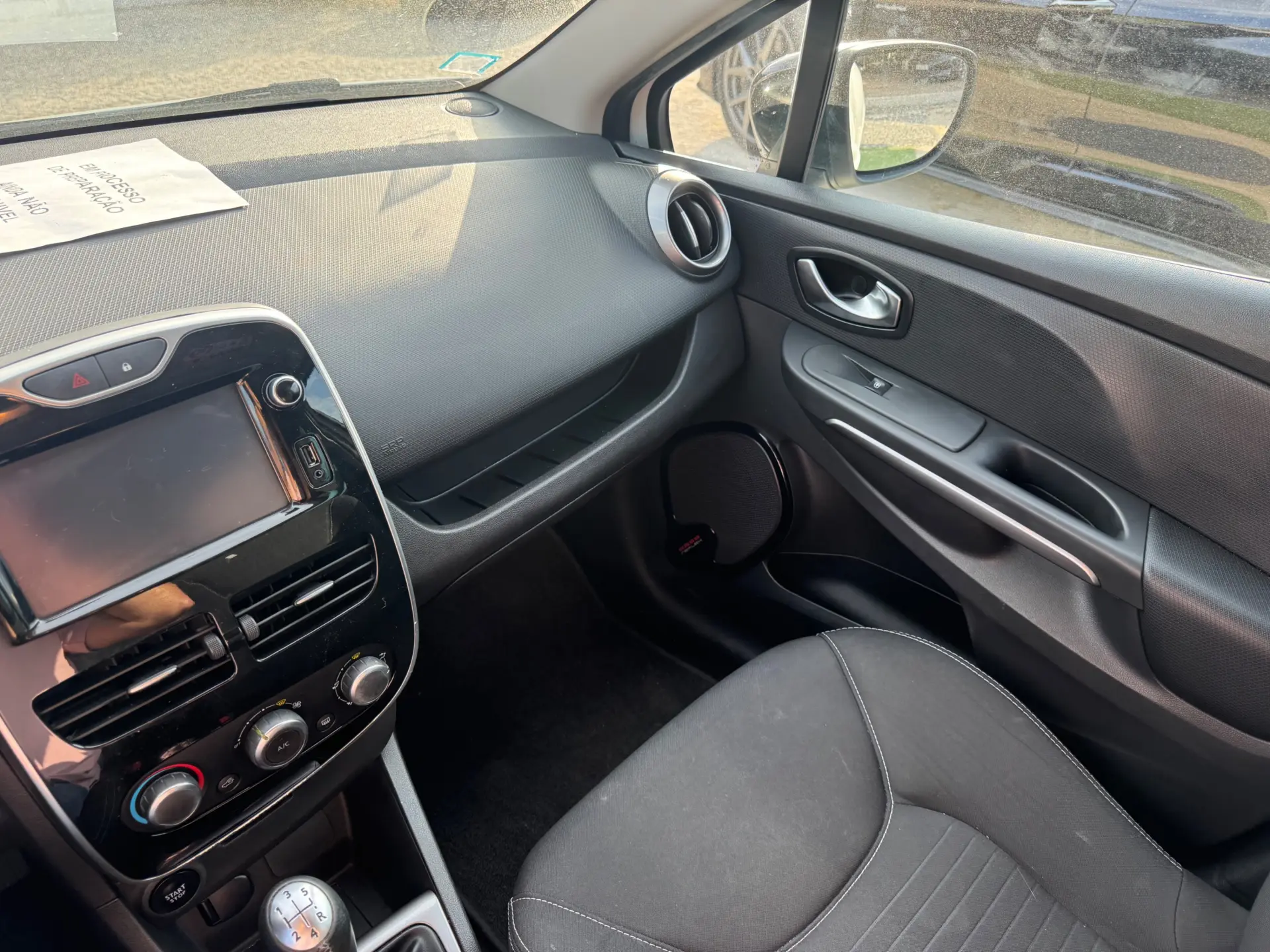 Renault Clio 0.9 TCe Limited Edition 19
