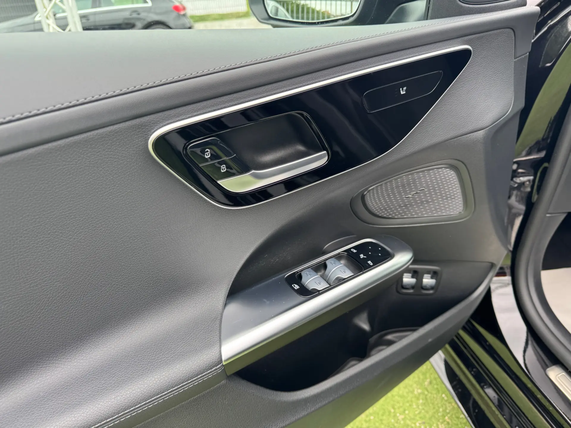 Mercedes-Benz C 300 e AMG Line 7