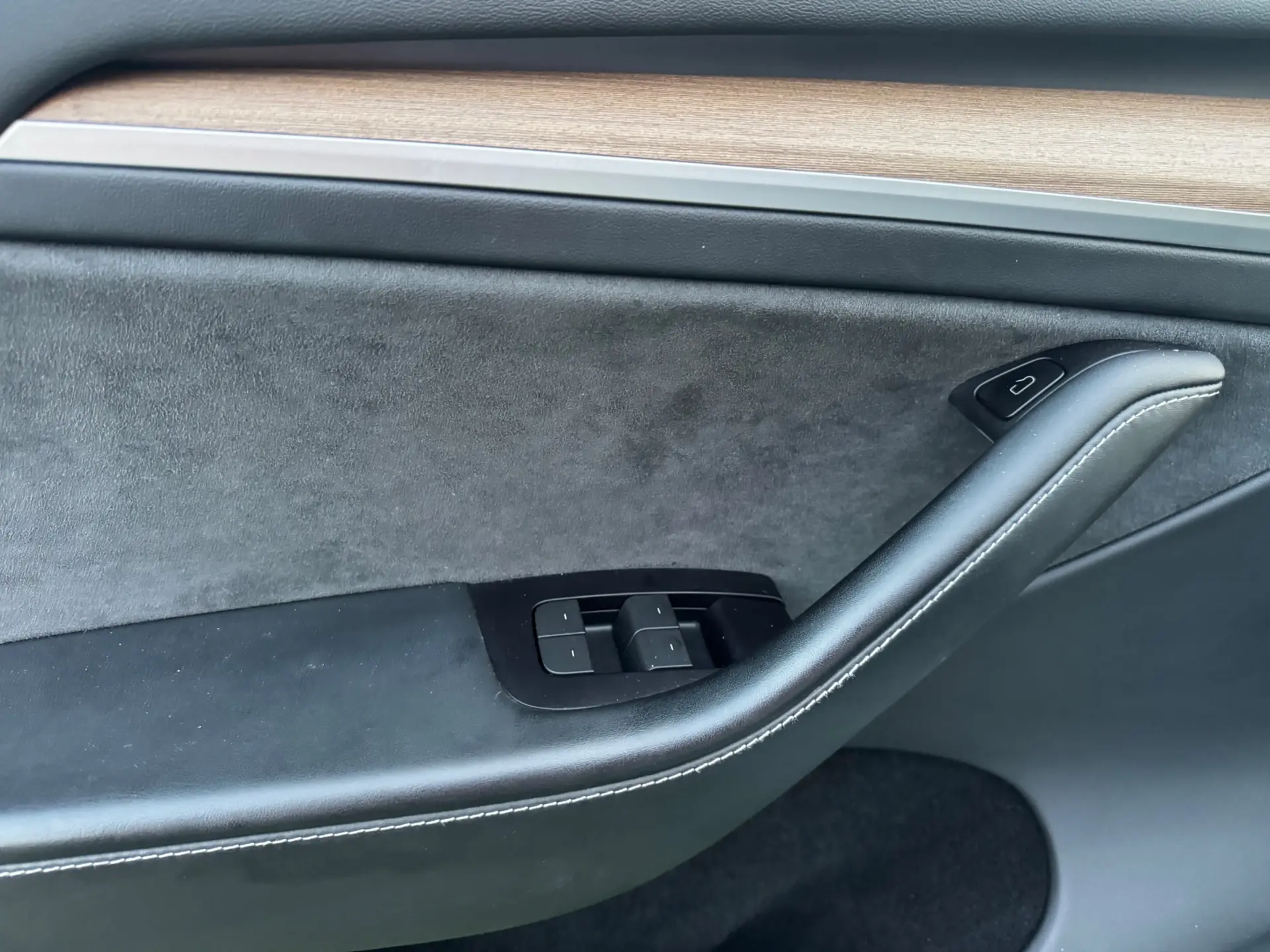 Tesla Model Y Long Range Dual Motor AWD 25