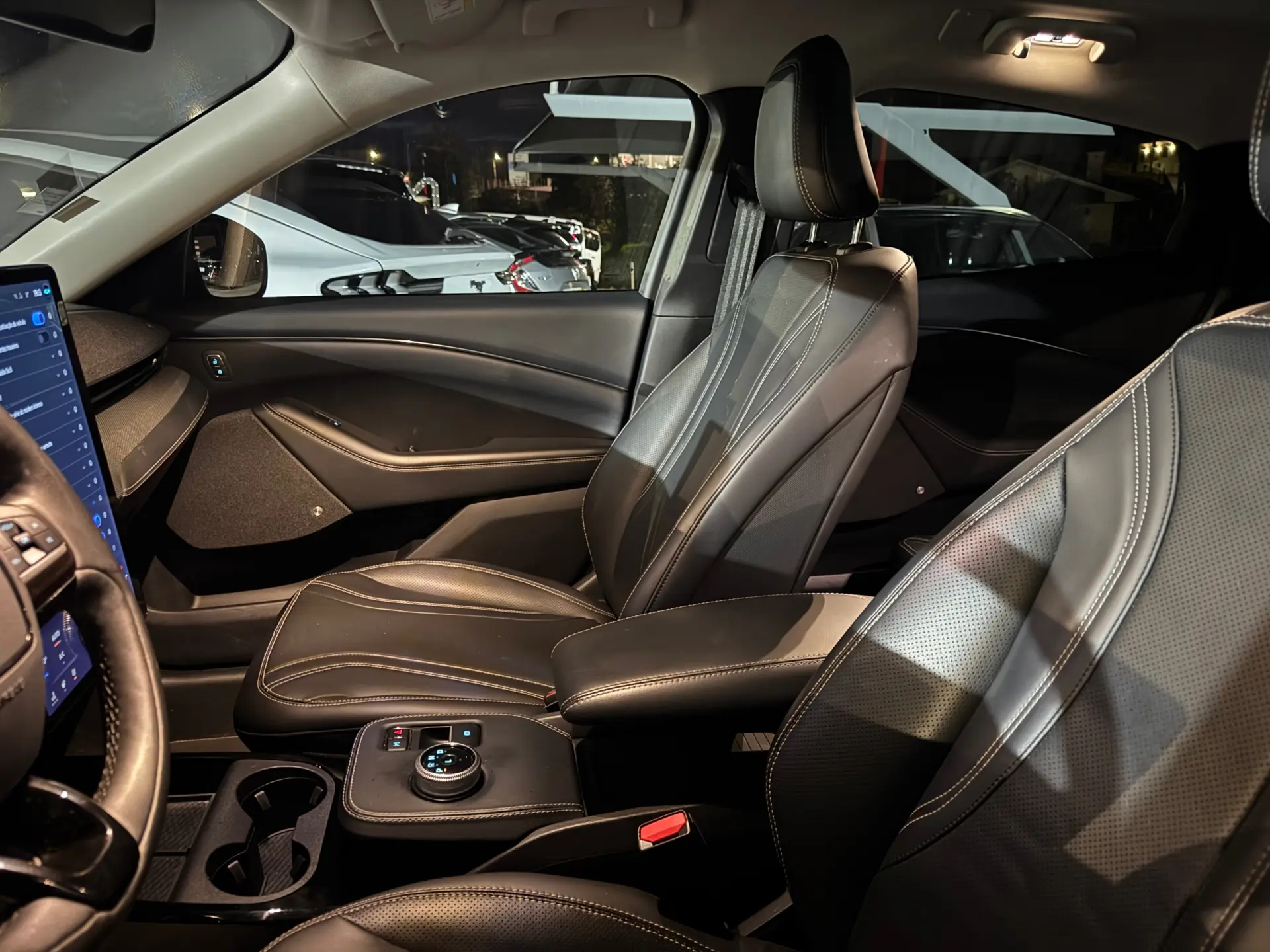 Ford Mustang Mach-E 98.7 kWh Premium 29