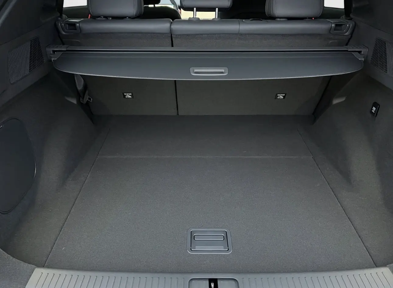 Xpeng G6 80.8 kWh AWD Performance + Gancho de Reboque 15