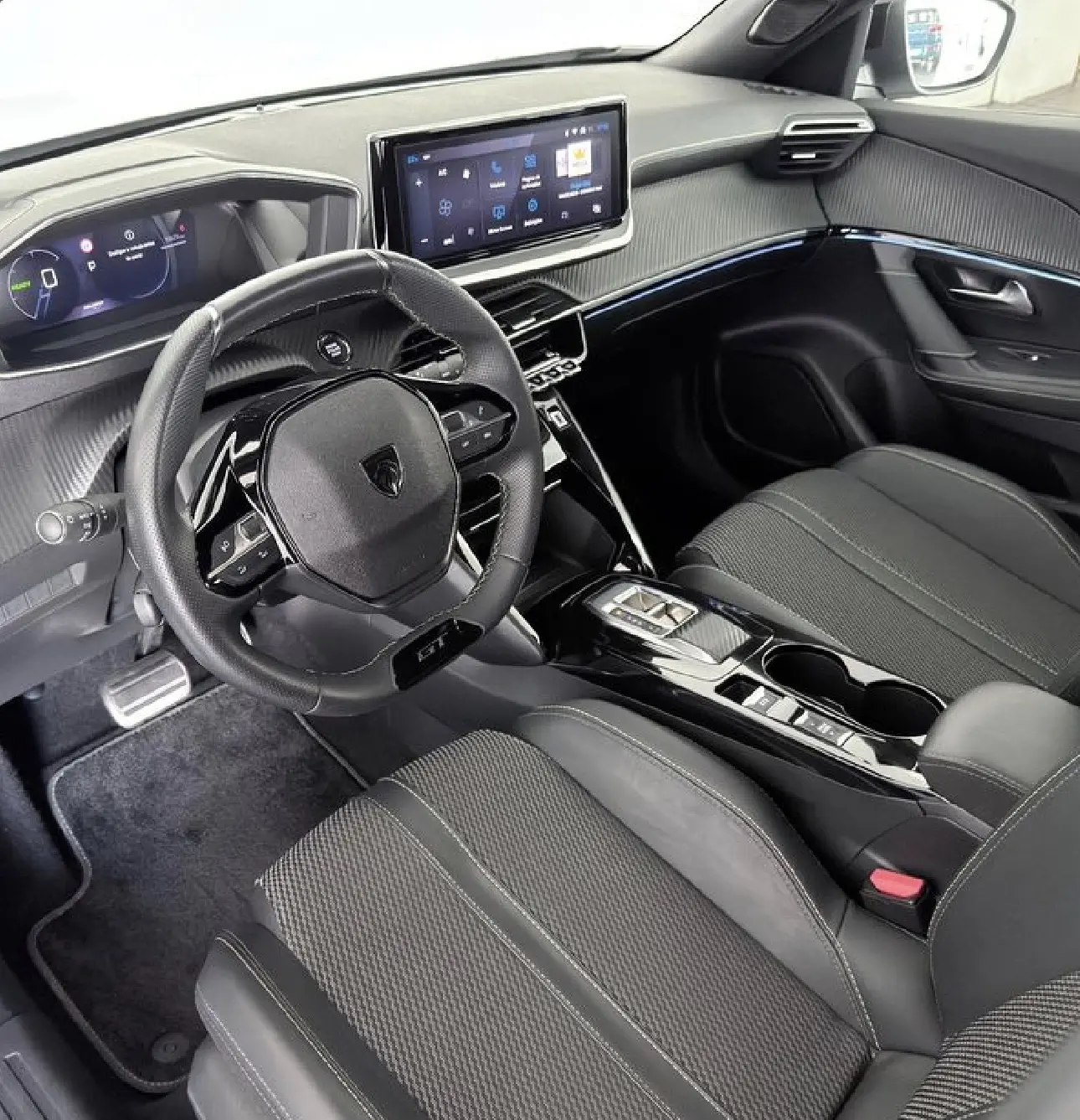 Peugeot e-2008 54 kWh GT 6