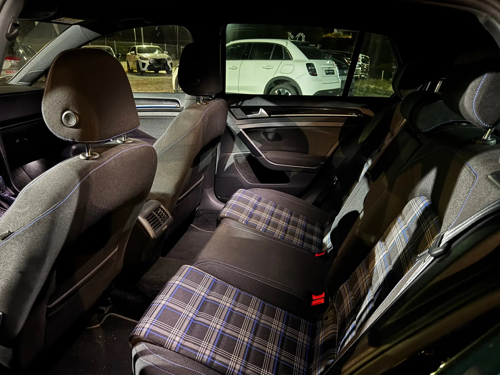 Volkswagen Golf 1.4 GTE Plug-in-Hybrid DSG 11