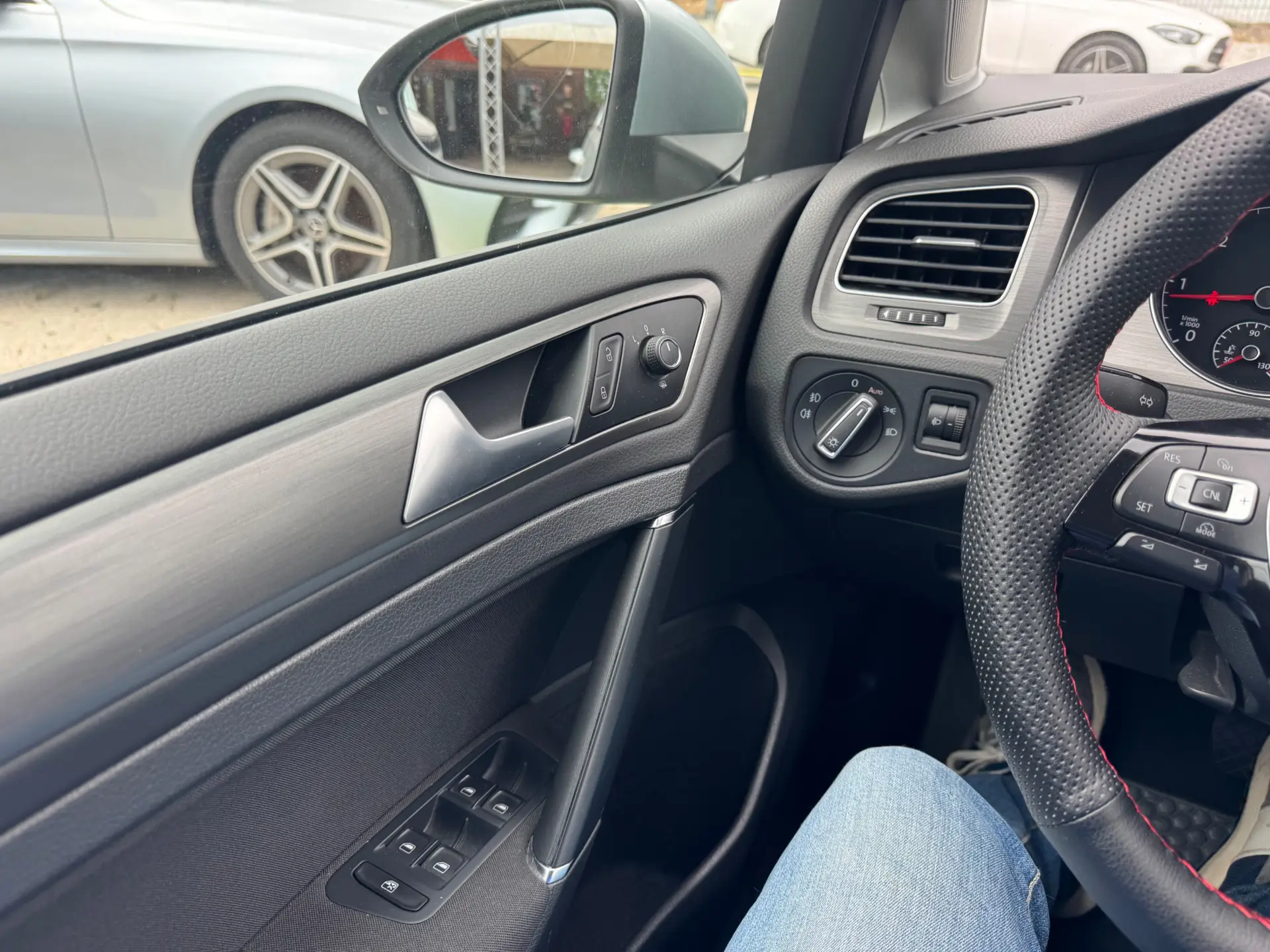 Volkswagen Golf Variant 1.6 TDi Highline DSG 16