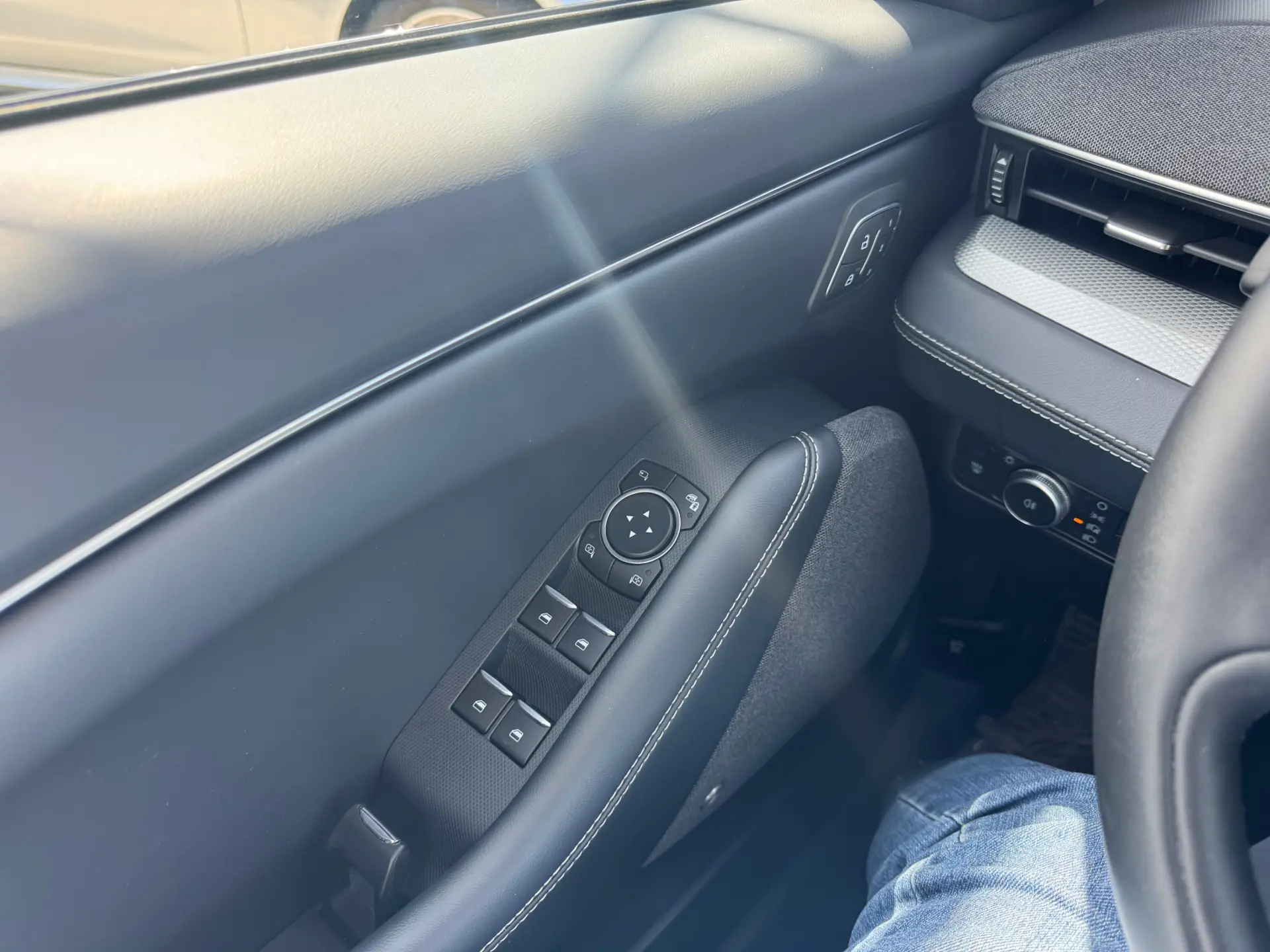 Ford Mustang Mach-E 98.7 kWh Premium 33