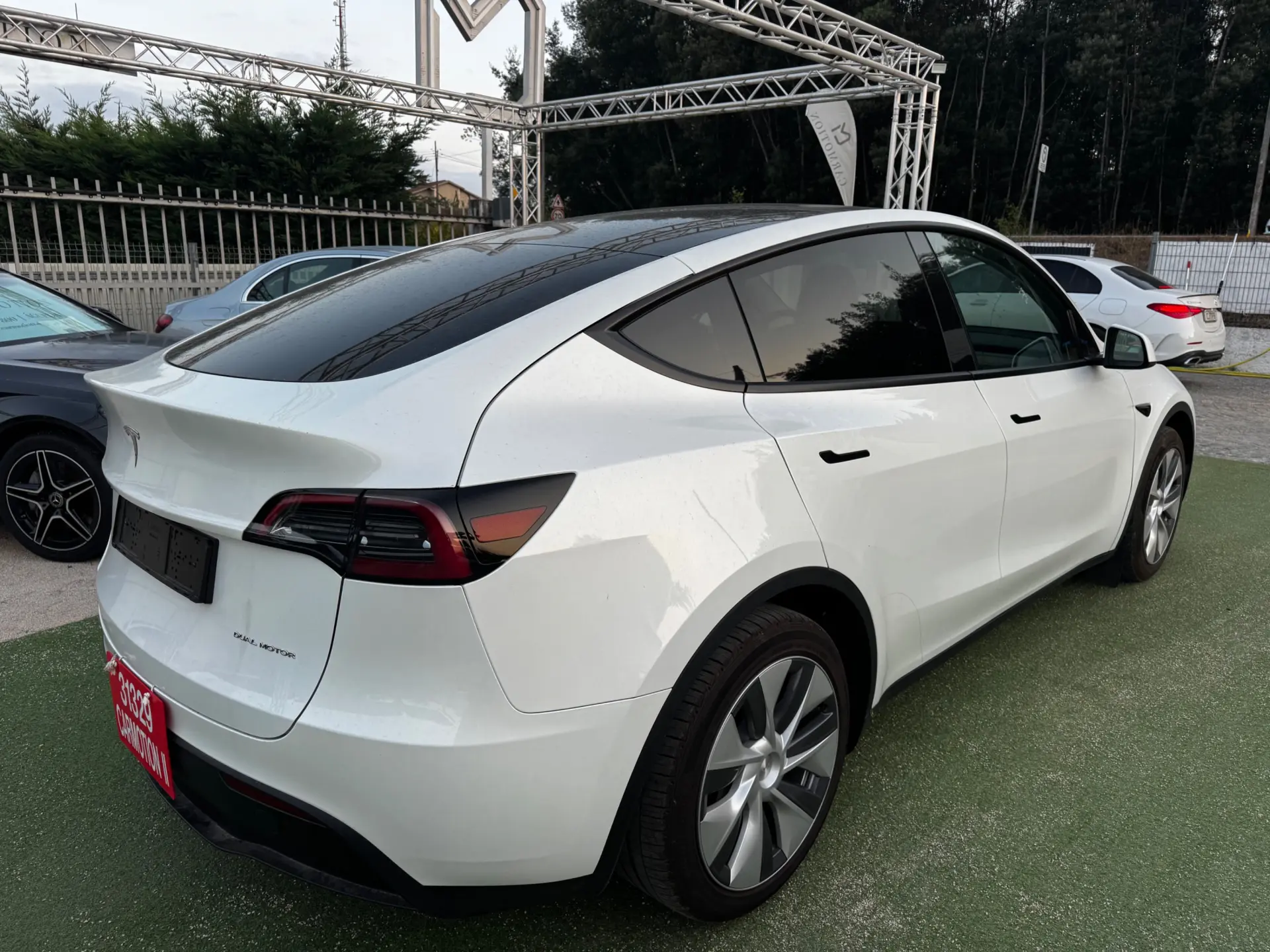 Tesla Model Y Long Range Dual Motor AWD 11