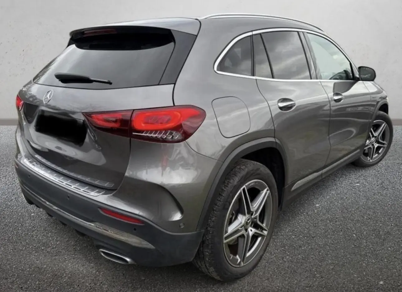 Mercedes-Benz GLA 250 e AMG Line 2