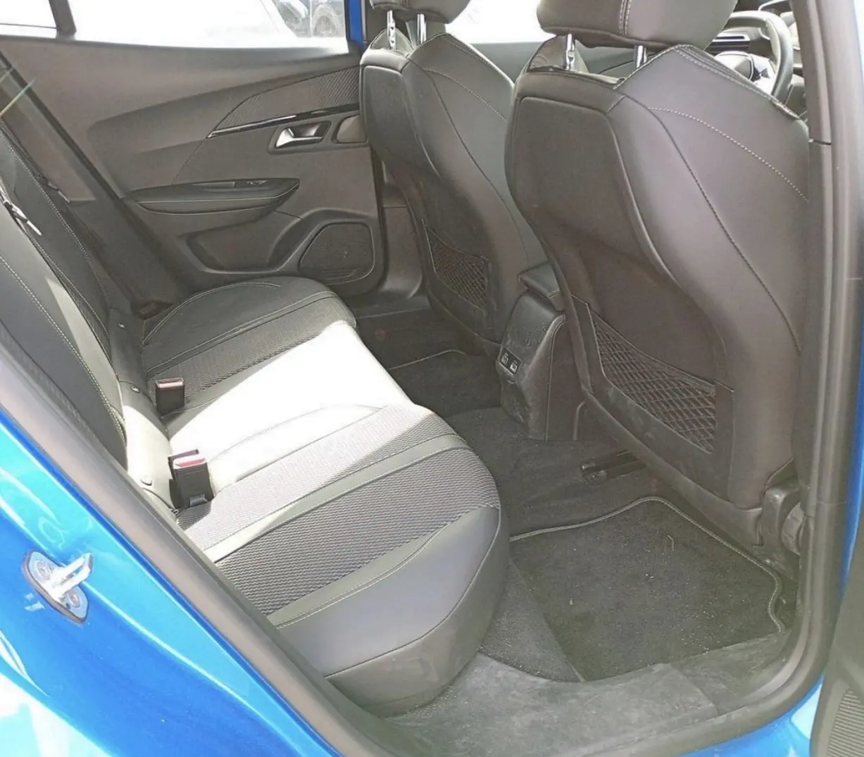 Peugeot e-2008 50 kWh GT 14