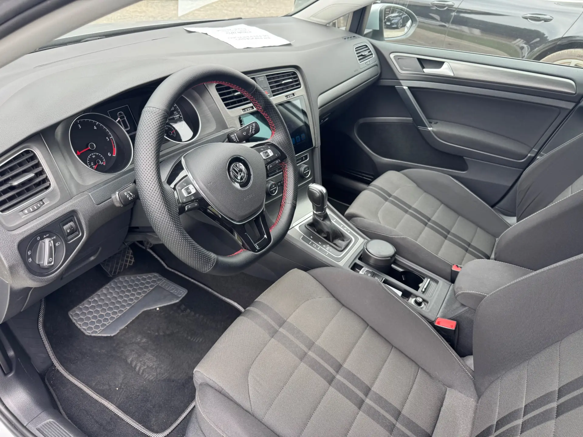 Volkswagen Golf Variant 1.6 TDi Highline DSG 32