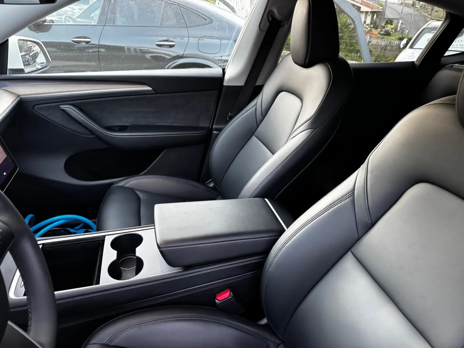 Tesla Model Y Long Range Dual Motor AWD 23