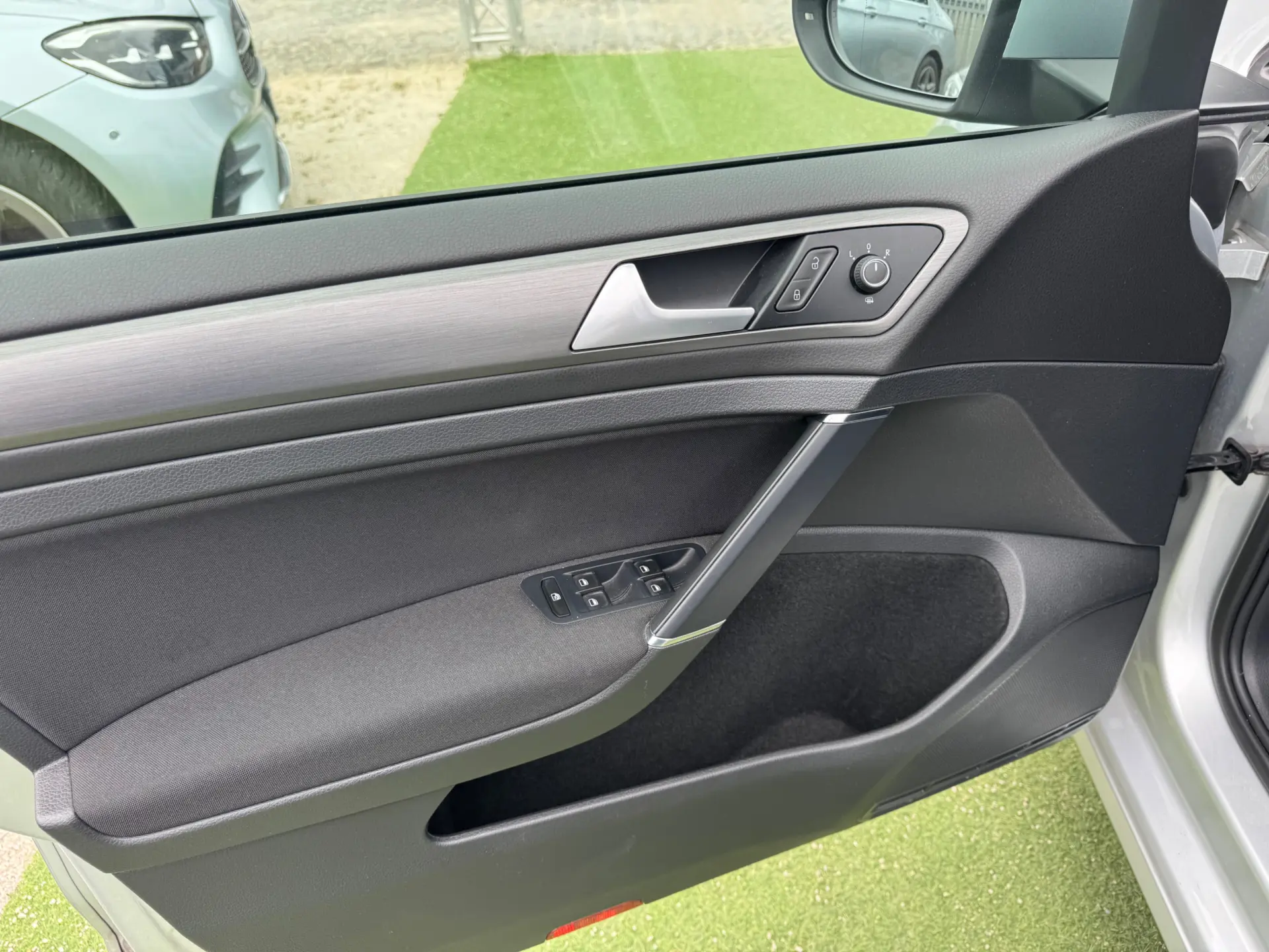 Volkswagen Golf Variant 1.6 TDi Highline DSG 34