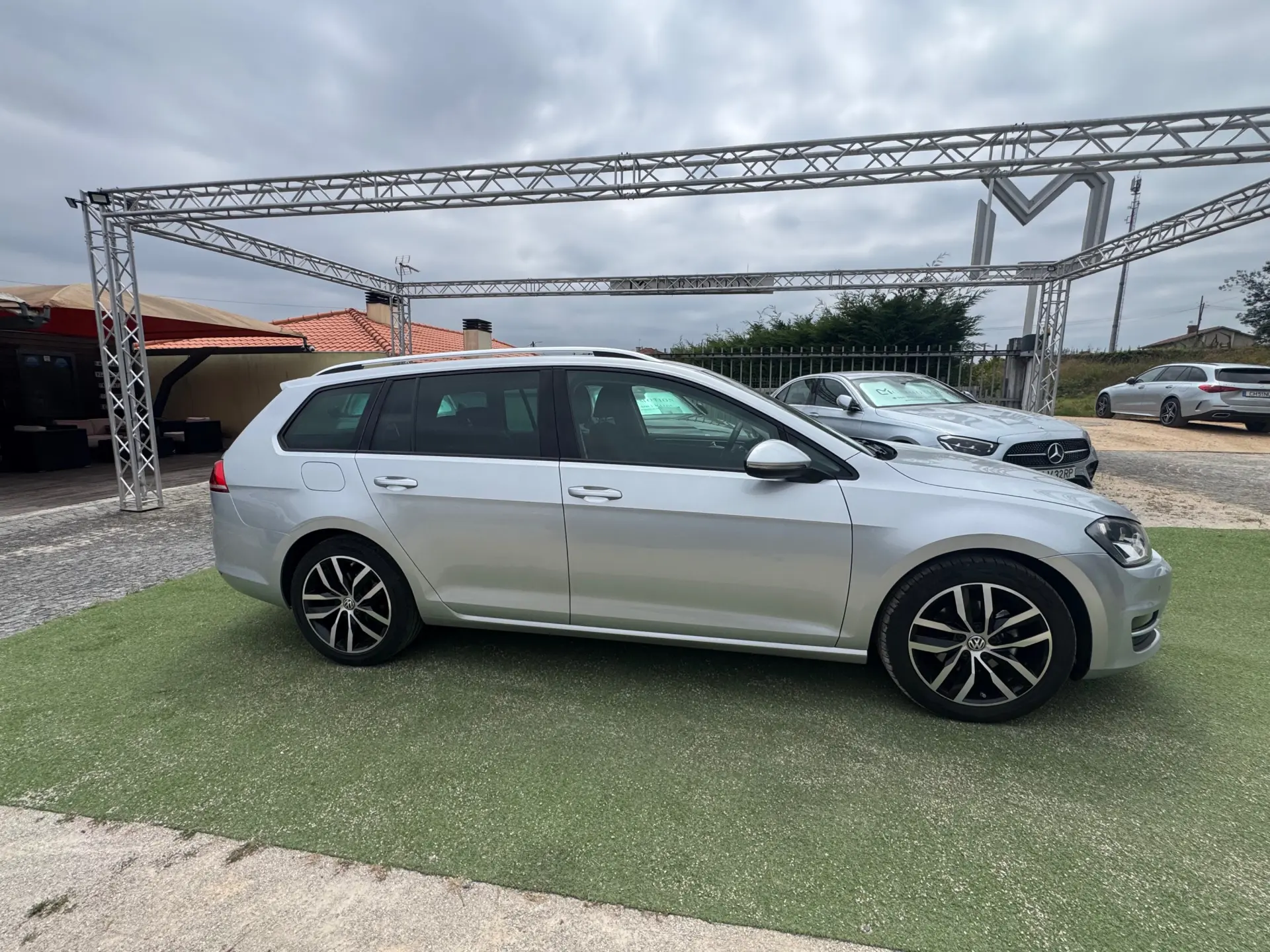 Volkswagen Golf Variant 1.6 TDi Highline DSG 19