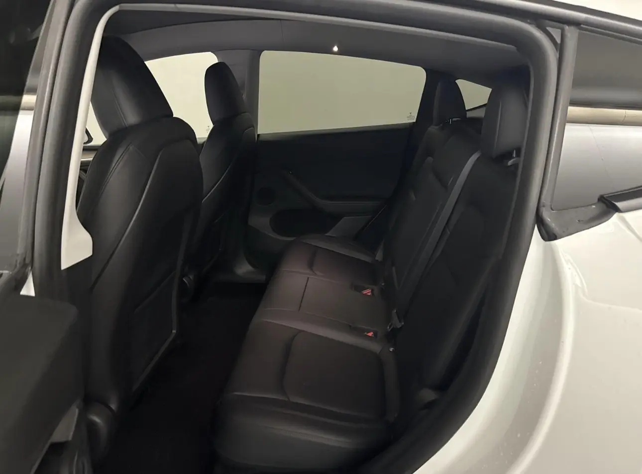 Tesla Model Y Long Range Dual Motor AWD 7