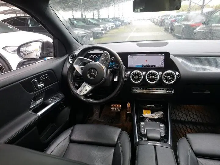 Mercedes-Benz GLA 250 e AMG Line 6