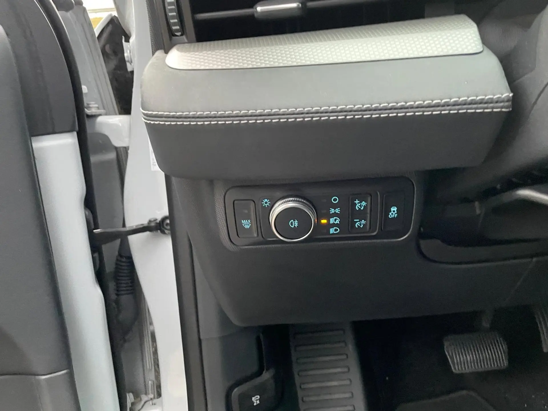 Ford Mustang Mach-E 75.7 kWh Base 12