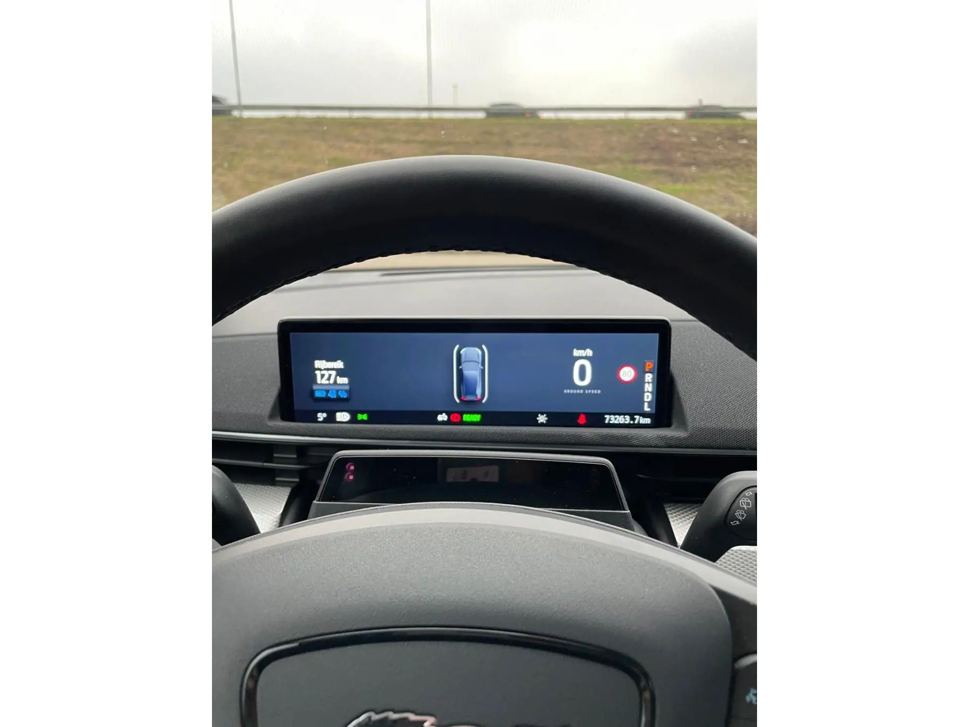 Ford Mustang Mach-E 75.7 kWh Base 5