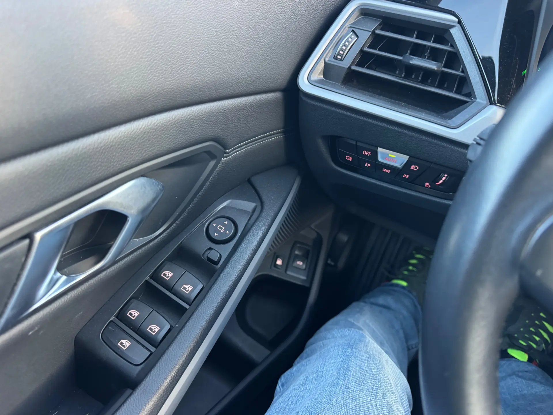 BMW 320 e Corporate Edition Auto 9
