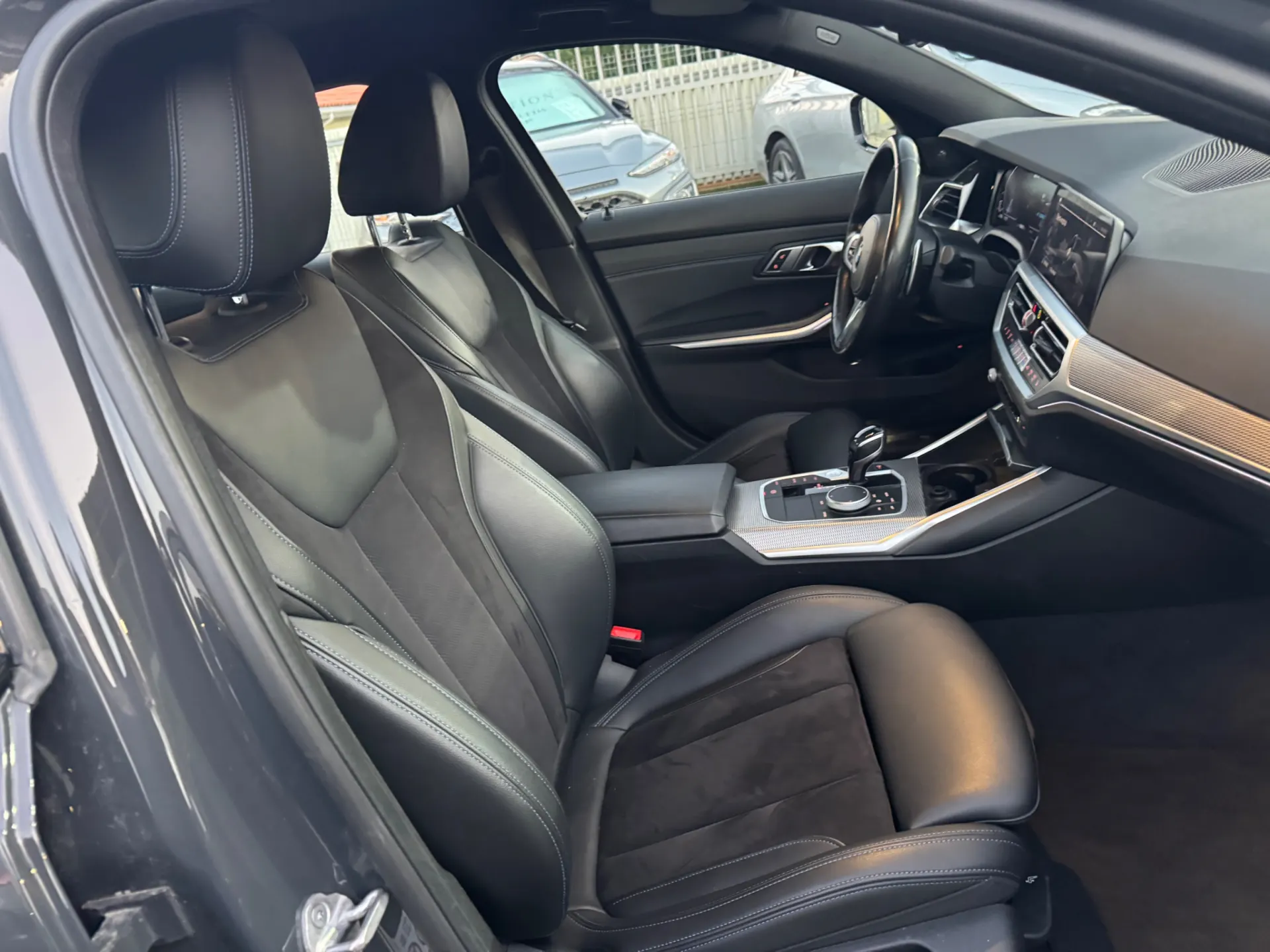 BMW 330 e Pack M Auto 11