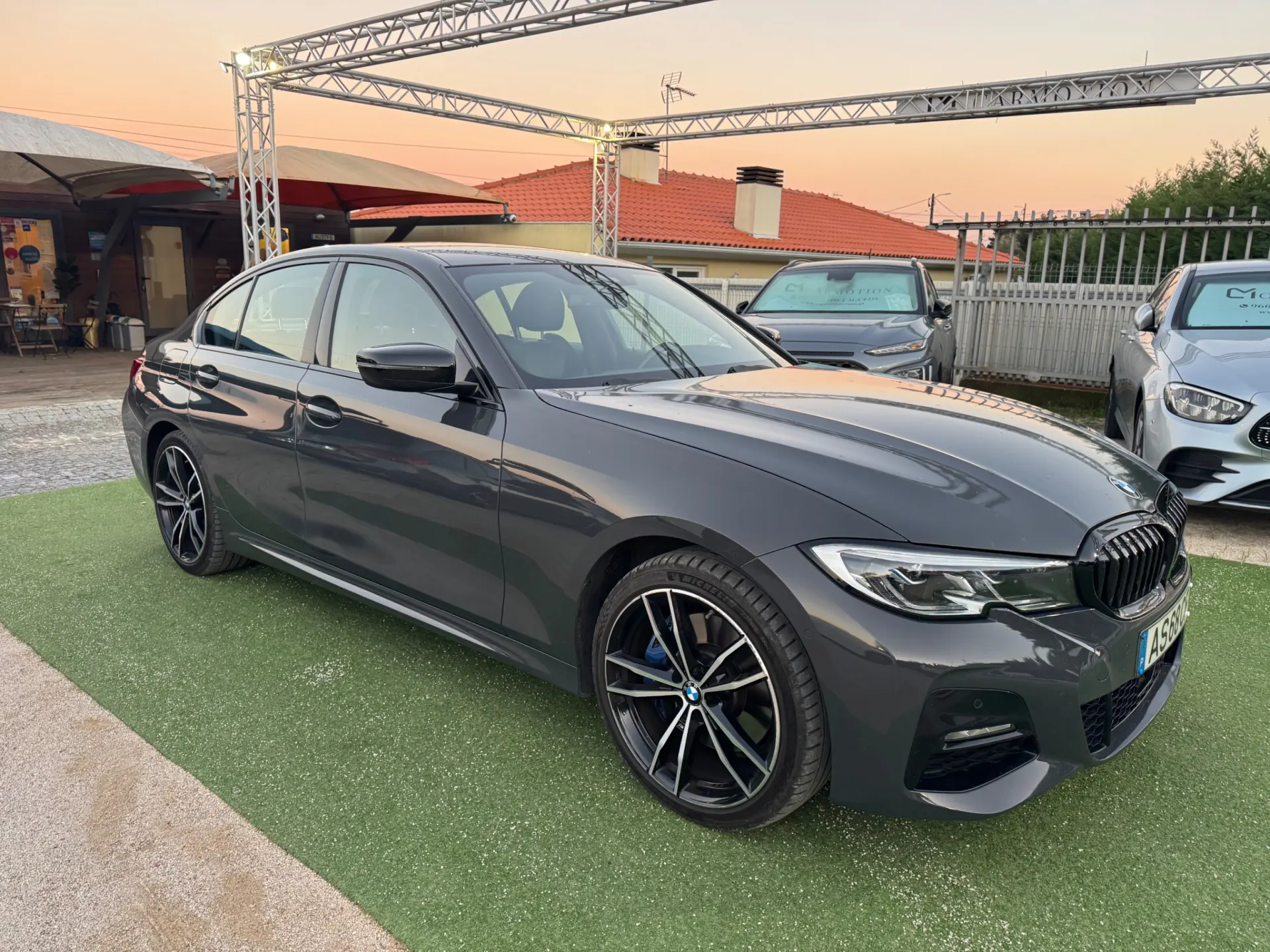 BMW 330 e Pack M Auto 8