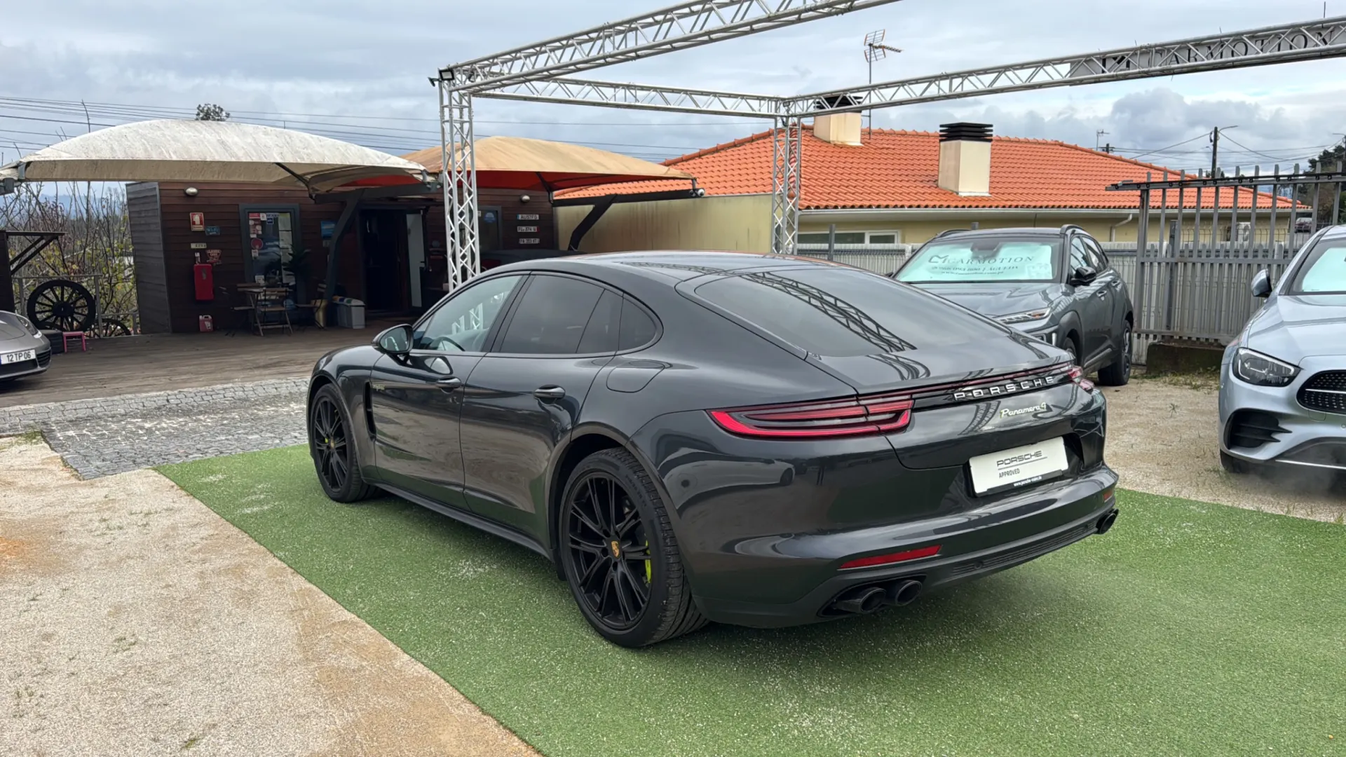 Porsche Panamera 4 E-Hybrid 16