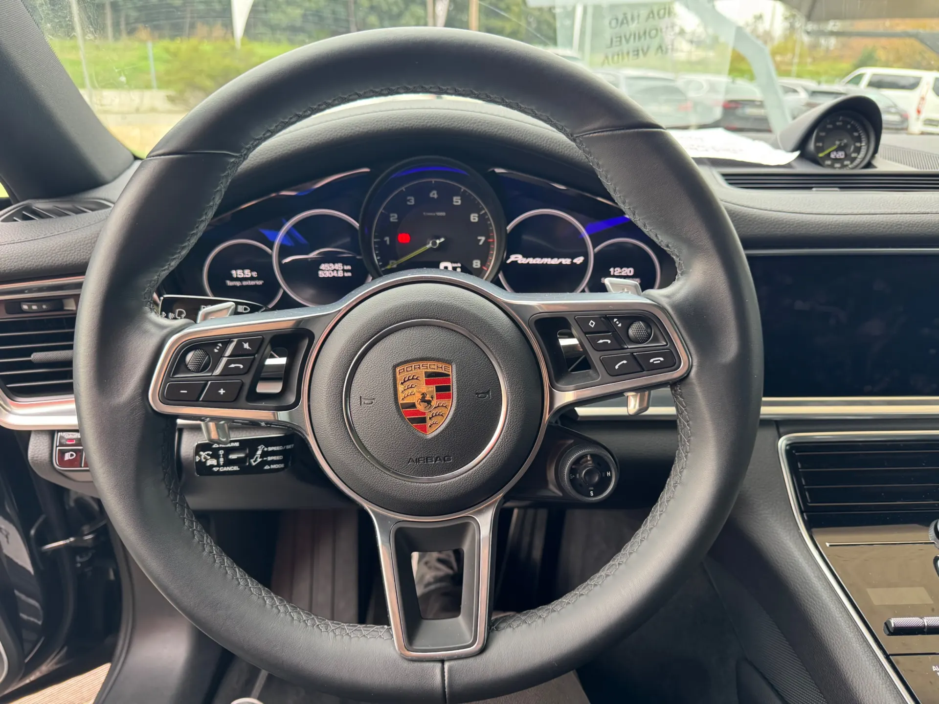 Porsche Panamera 4 E-Hybrid 7