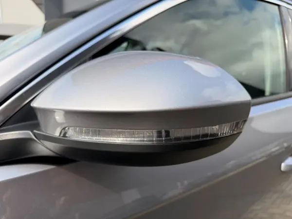 Volkswagen T-Roc LIFE 5