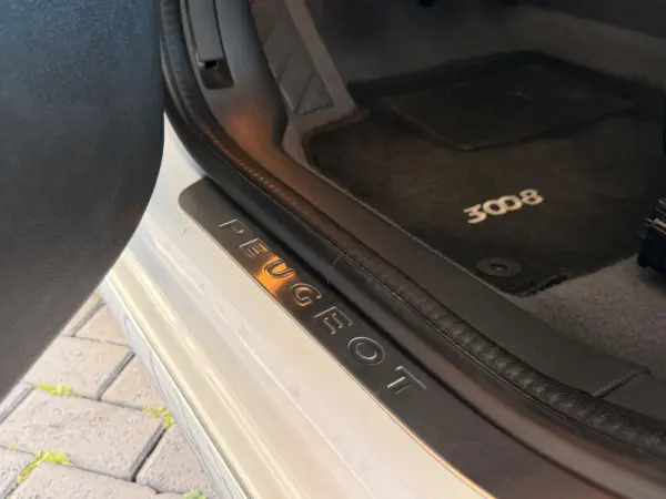 Peugeot 3008 1.6 BlueHDi Allure 36