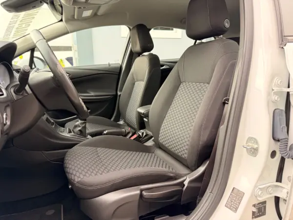 Opel Astra 1.5 D Business Edition S/S 26