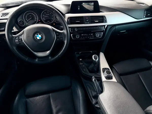 BMW 318 d Touring Line Sport 5