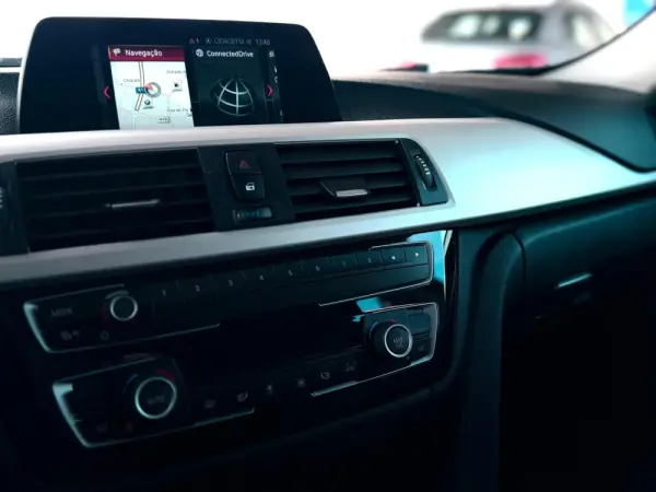 BMW 318 d Touring Line Sport 10