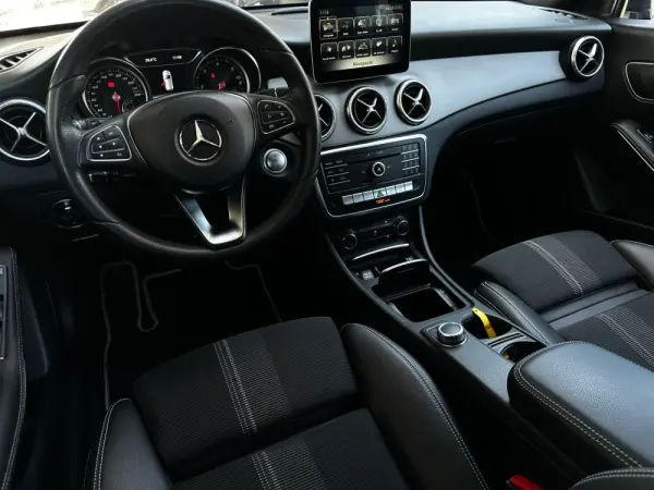 Mercedes-Benz CLA 180 d AMG Line Aut. 5