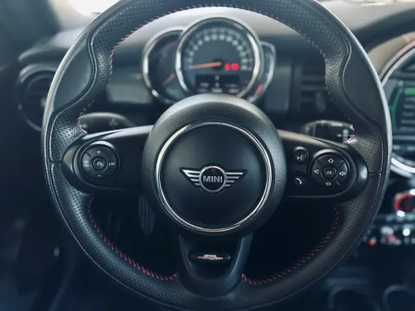 MINI 3 Portas Cooper Sport Edition 9